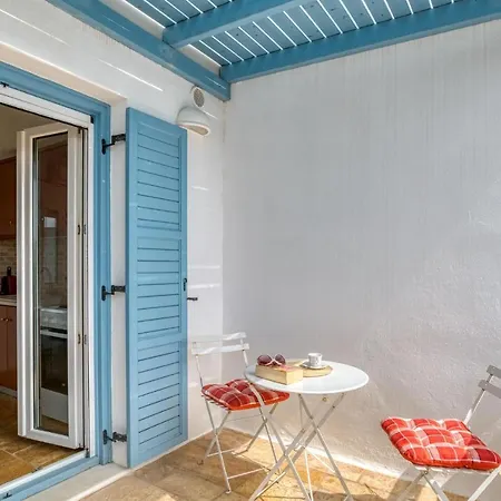 Апартаменты Comfy House In Paros